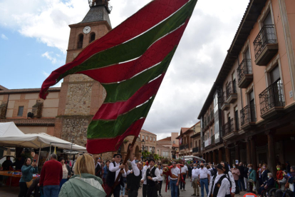 La procesión del día de San Isidro en Santa María del Páramo.  MEDINA