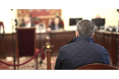 Juan Marcos López, ayer en el juicio de la Audiencia. DL