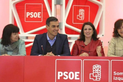 Cristina Narbona, Pedro Sánchez, Adriana Lastra y Carmen Calvo, este lunes durante la Ejecutiva del PSOE.