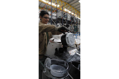 Reciclaje de electrodomésticos en la planta leonesa de Reciclalia.