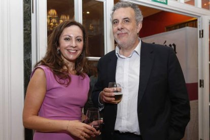 Cristina Santos (Banco Sabadell) y Graciliano Álvarez ( gerente del Ildefe). JESÚSs