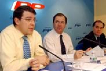 Fernández Mañueco, Herrera y Villanueva, tras la reunión de ayer