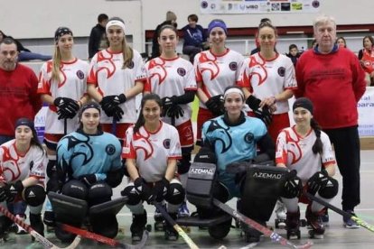 El Bembibre Hockey Club se metió ayer en la final de la Copa y hoy aspira a levantar el trofeo. DL