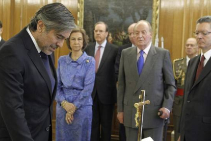 El magistrado Enrique López, el 13 de junio del 2013, en la jura de su cargo como miembro del Constitucional.