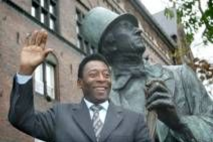 El futbolista Pelé es uno de los embajadores del escritor de cuentos