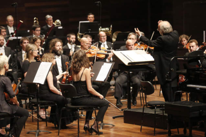 Un concierto de La Orquesta Sinfónica de Castilla y León, que ahora selecciona nuevos talentos para su formación. FERNANDO OTERO
