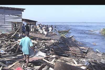 En Sri Lanka, se habla de pueblos enteros de pescadores que han sido borrados del mapa y donde es imposible saber siquiera cuantos eran los habitantes del lugar antes del maremoto.