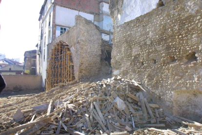 Derribo en Caño Badillo para el parking de la Plaza Mayor. NORBERTO