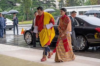 Druk Gyalpo de Bhutan Jigme Khesar Namgyel Wangchuck y su mujer, Jetsun Pema