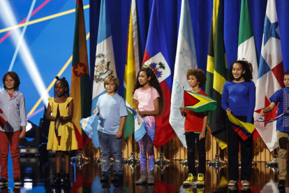 Niños de distintos orígenes en la inauguración de la IX Cumbre de las Américas, en Los Ángeles. ALBERTO VALDÉS