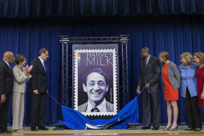 Acto de presentación del sello que homenajea a Harvey Milk, en la Casa Blanca.