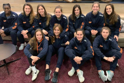 La plantilla del Hijolusa Aros busca desde hoy un sitio en la élite del baloncesto femenino español. Es su quinto intento para conseguirlo. DL