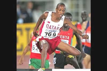 El qatarí Saif Saaeed Shaheen en acción durante la final de los 3000 metros obstáculos, de la que se alzó vencedor.