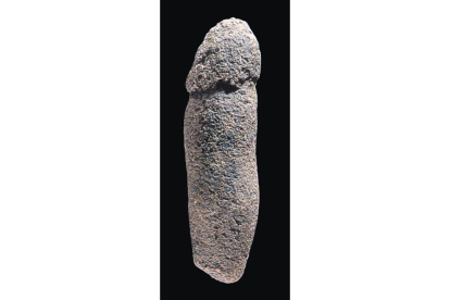 Figura de pene magdaleniense erecto de piedra, descubierta en el yacimiento francés de Blanchard, de entre 12.000 y 13.000 años de antigüedad. J. ANGULO y M. GARCÍA