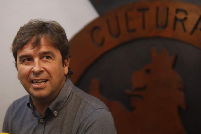 Eduardo Docampo, entrenador de la Cultural, ya cuenta con cuatro fichajes. FERNANDO OTERO