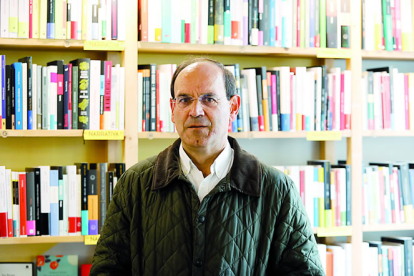 El profesor de Economía Financiera de la Universidad de León, Julio Lago. MARCIANO PÉREZ