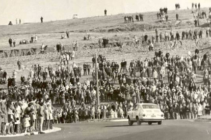 Primer Premio Ciudad de León de Otoño celebrado en 1968. En la imagen el tramo de Eras de Renueva. Archivo de Urbano González