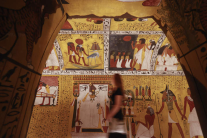 La exposición ‘Hijas del Nilo. Mujer y sociedad en el antiguo Egipto’, en el Palacio de las Alhajas en Madrid. JAVIER LIZÓN