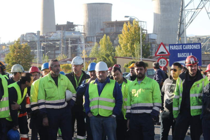 Trabajadores de las auxiliares de la térmica de Cubillos, en una de sus protestas recientes. L. DE LA MATA