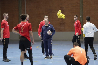 El Ademar perderá varios efectivos durante el parón de los torneos internacionales. FERNANDO OTERO