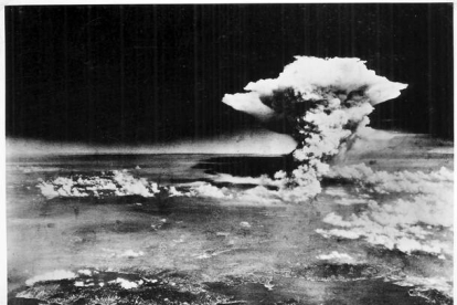 Explosión de la bomba atómica sobre Hiroshima.