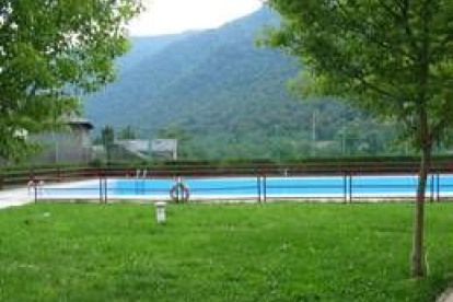 En la imagen, las piscinas que aún permancen cerradas