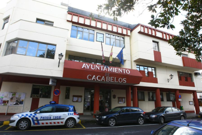 Fachada del Ayuntamiento de Cacabelos.