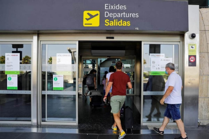 COVID-19: Lista países que imponen restricciones a viajeros españoles