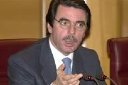 El presidente del Gobierno, José María Aznar, ayer durante su intervención en el Senado