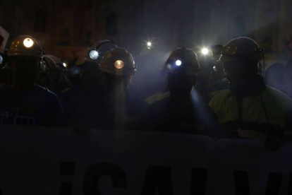 Mineros durante la última manifestación nocturna en León