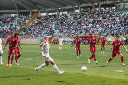El equipo leonés gozó de las primeras ocasiones de gol, pero de nuevo se volvió a mostrar romo frente a la portería contraria. MIGUEL F.B.