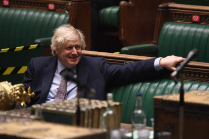 Boris Johnson ayer, en la Cámara de los Comunes durante su comparecencia. JESSICA TAYLOR