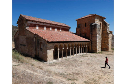 El Monasterio de San Miguel de Escalada es el gran referente de la ruta. JESÚS F. SALVADORES