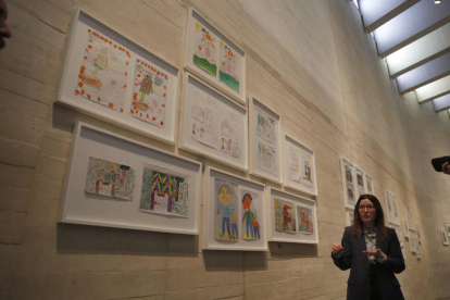 Presentación de la exposición de Teresa Burga, 'La equilibrista', en el Musac. FERNANDO OTERO