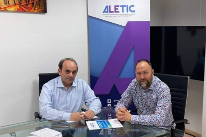 Juan Carlos Rodríguez Fraile y Lucio Fuertes, vicepresidente y presidente de Aletic. DL