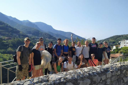 Grupo de voluntarios en Italia. DL