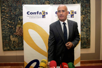 Rueda de prensa del presidente de Confaes, Juan Antonio Martín Mesonero.