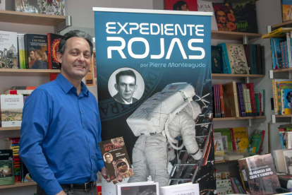 Pierre Monteagudo, con la tercera edición de ‘Expediente Rojas’. PACO VILLAVERDE