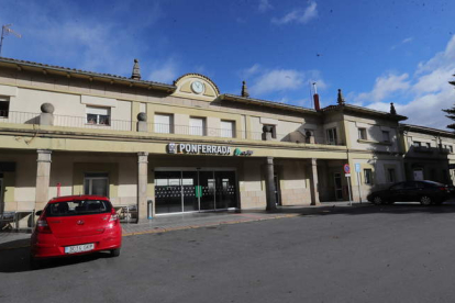 Estación de Renfe en Ponferrada, en una imagen reciente. BARREDO