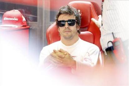 El piloto asturiano Fernando Alonso, en Abu Dabi, este domingo.