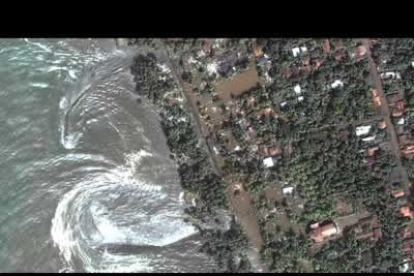 Las olas gigantes arrastraron a su paso naturaleza, turistas, habitantes, casas, trenes.. y, endefinitiva, todo lo que encontraron a si paso.