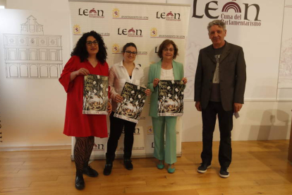 Sandra Llamas, Cristina Barrientos, Evelia Fernández y Toño Benavides presentaron la Feria del Libro en el Salón de los Reyes. RAMIR0