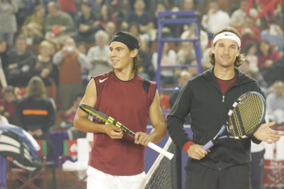 Rafa Nadal y Carlos Moyá, en el torneo de León. NORBERTO