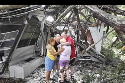 Según el último boletín del Centro Nacional de Huracanes (CNH), «Katrina» avanza con vientos sostenidos de hasta 280 kilómetros por hora y rachas aún más fuertes.