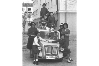 Familia numerosa en Madrid en los años 60 | Efe.