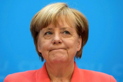 La cancillera Angela Merkel, ante los medios.