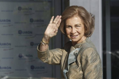 La reina Sofía visita al Rey en el Hospital Quirón de Madrid, en septiembre del año pasado.