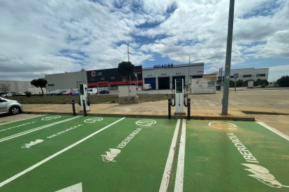 Nuevos puntos de recarga para vehículos eléctricos en Villadangos del Páramo. DL