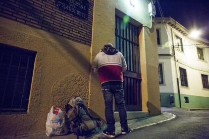 LA OLA DE FRÍO AUMENTA LOS USUARIOS DEL HOGAR MUNICIPAL DEL TRANSEÚNTE