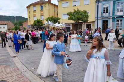 La procesión en Sahagún fue suspendida por la lluvia. ACACIO